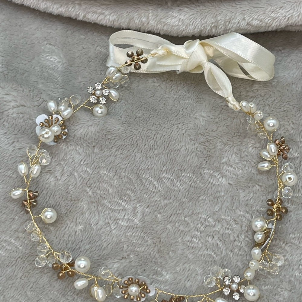 Elegant Pearl and Crystal Floral‎ Decor Cream Tie band Headband